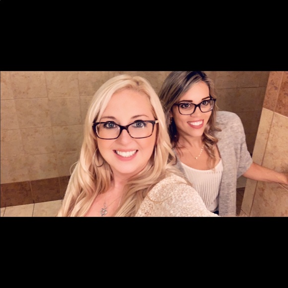 Meet your Posher, Ashley - Picture 3 of 3